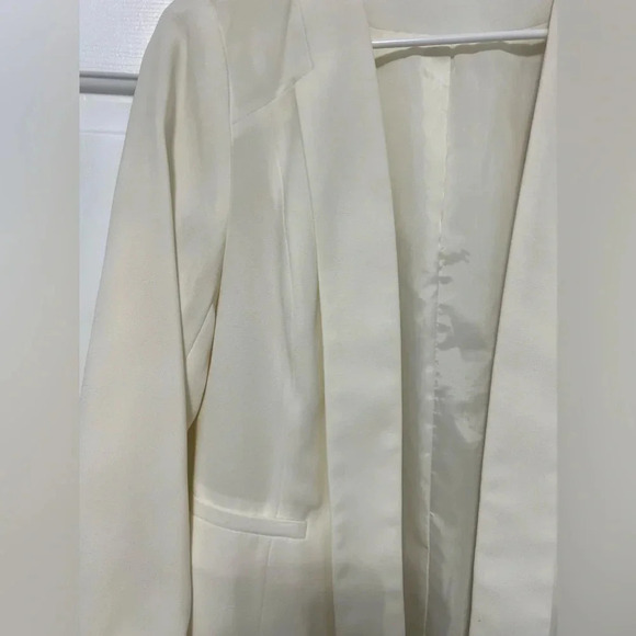 White Blazer - Picture 3 of 4